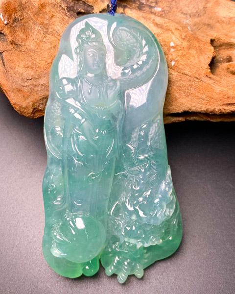 神龙护主