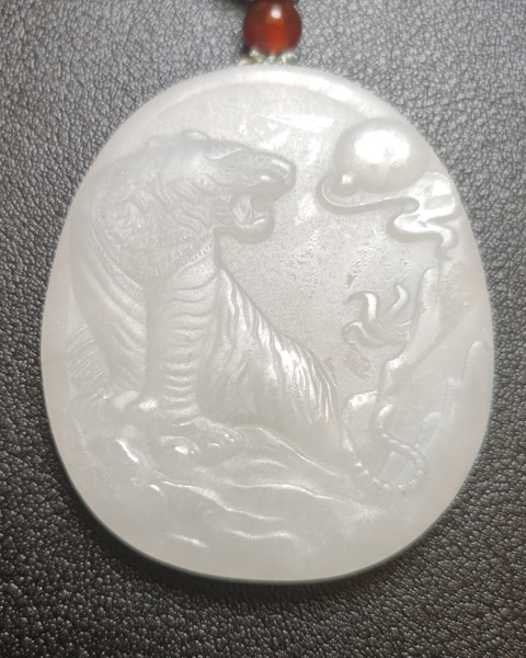 虎虎生威