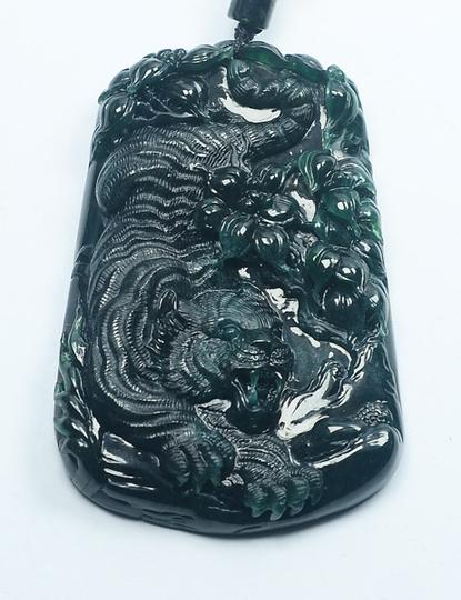 虎虎生威