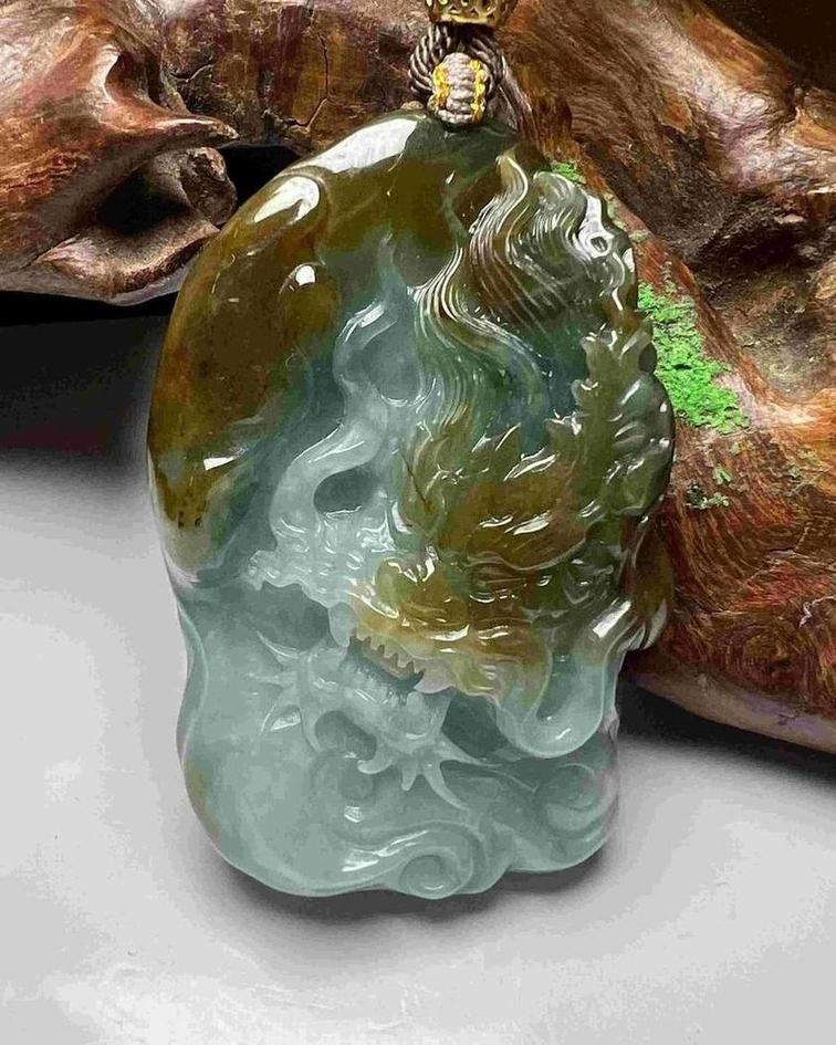 龙行天下 