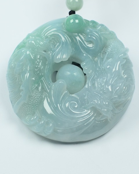 双龙戏珠