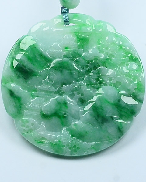 翠绿青山