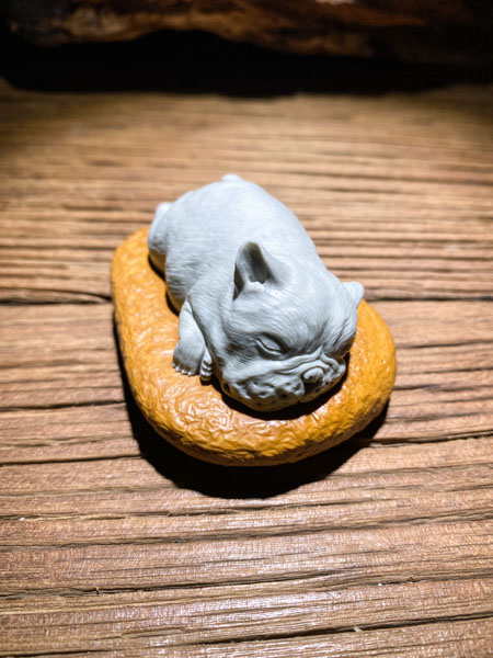  熟睡中的法斗   