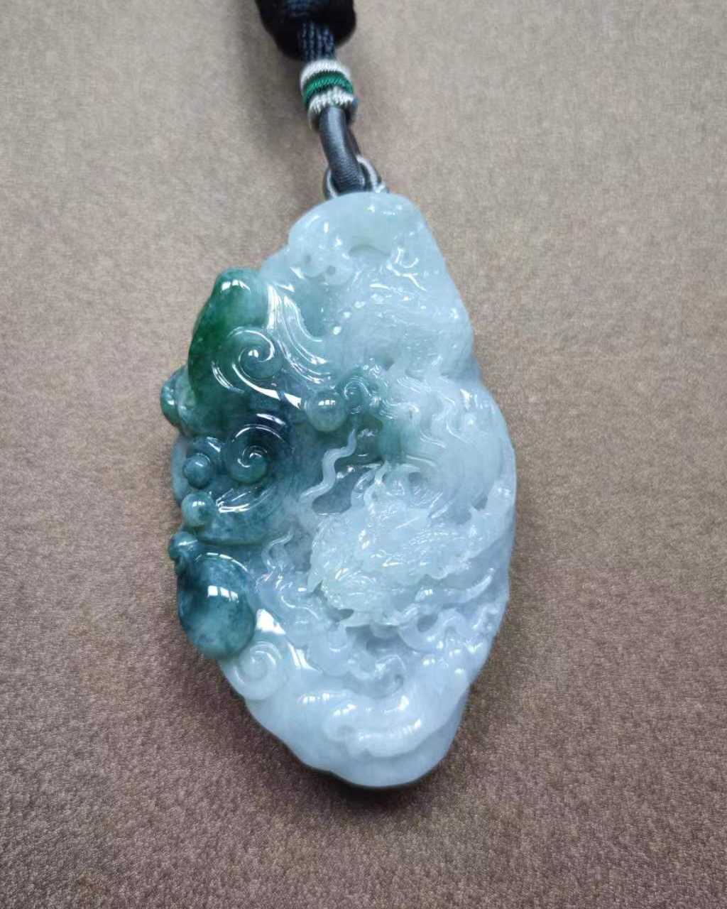 龙行天下