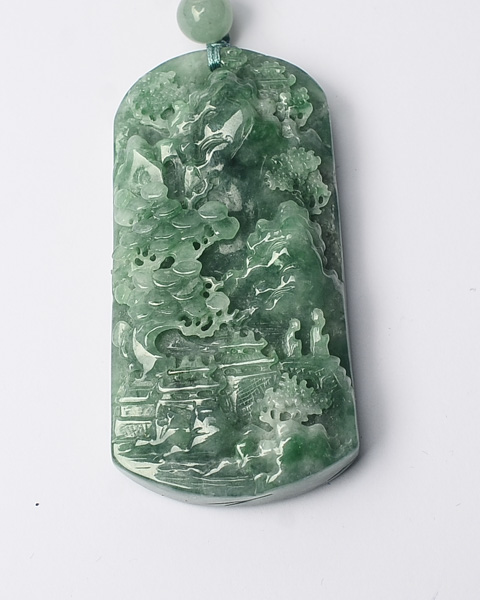 翠绿青山