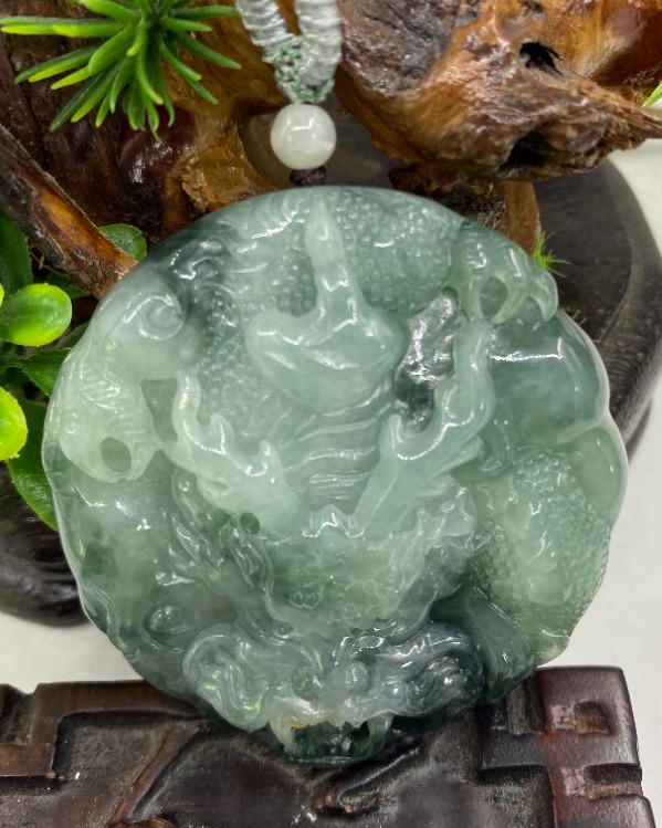 龙行天下 