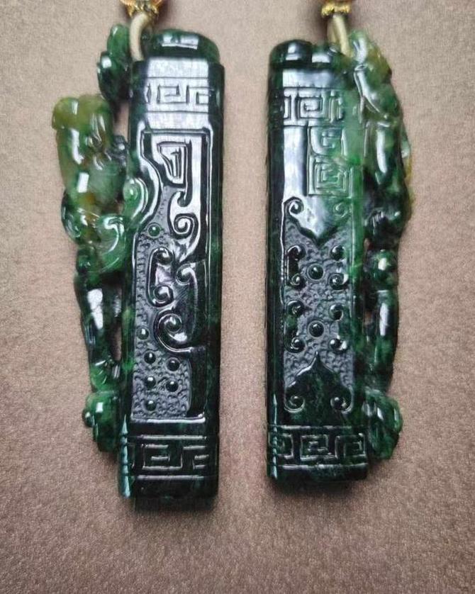 双龙护主