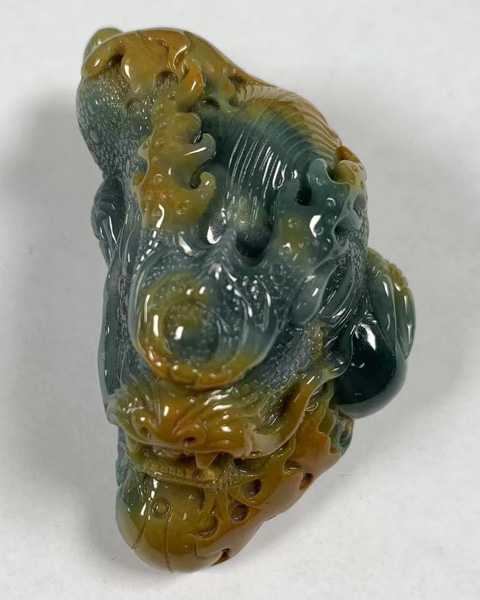 蛟龙戏珠