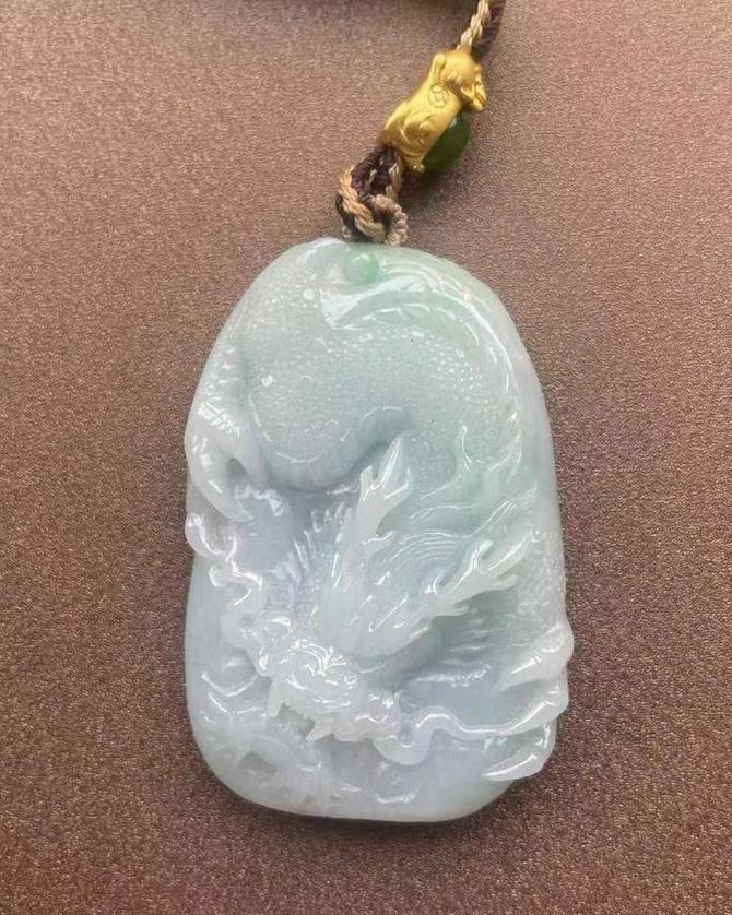 龙行天下