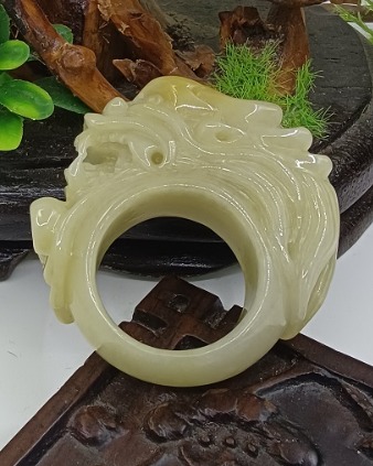 神龙护主