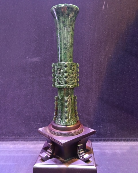 青铜器花觚