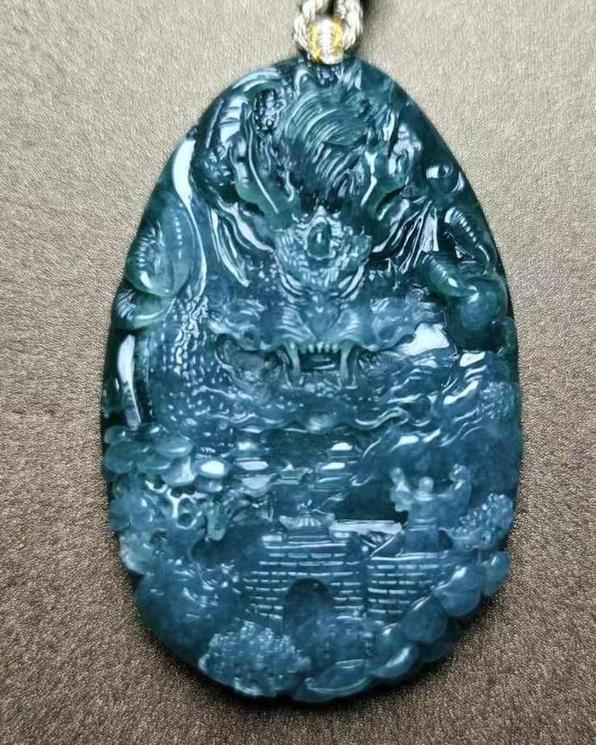 龙行天下