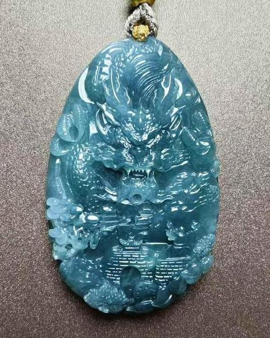 龙行天下