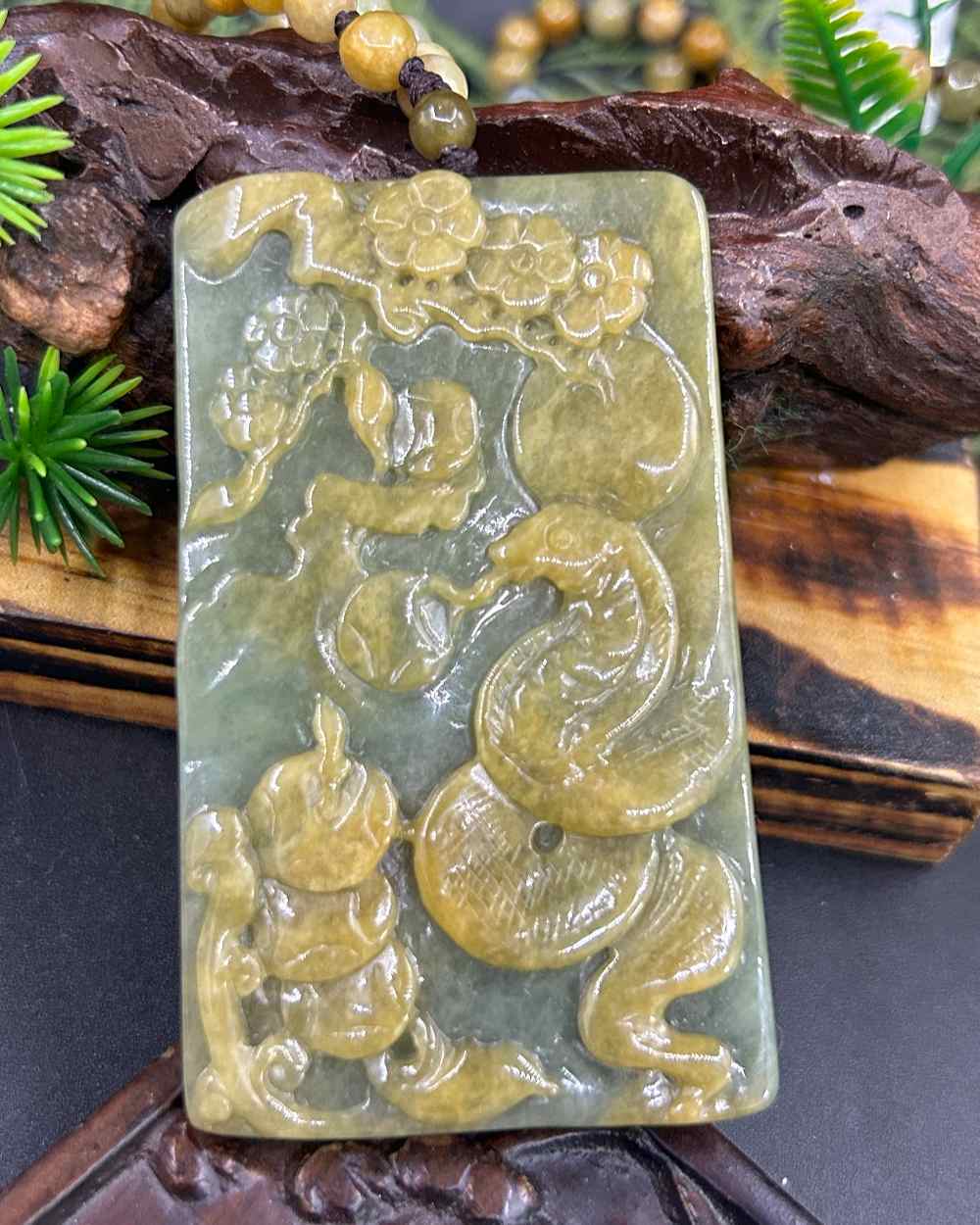 灵蛇献福