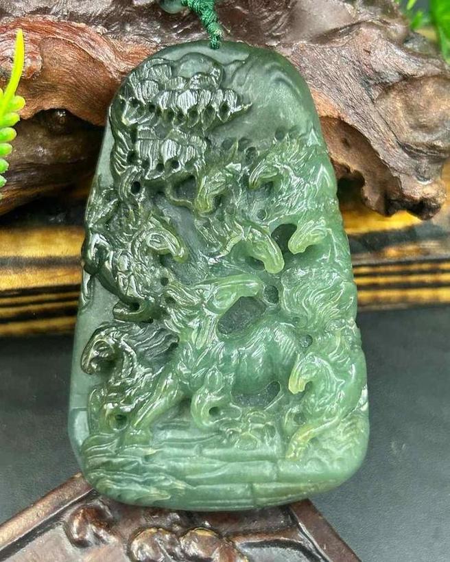 八骏马