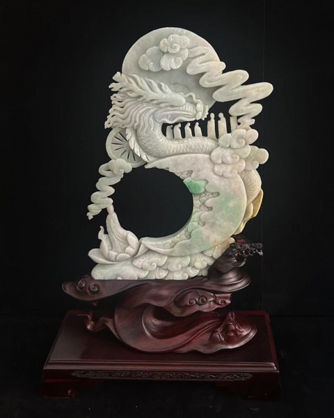 神龙护主